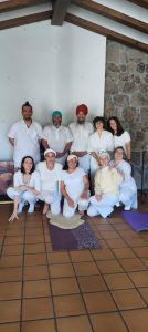 Lee más sobre el artículo FORMACIÓN DE KUNDALINI YOGA 2026-2027
